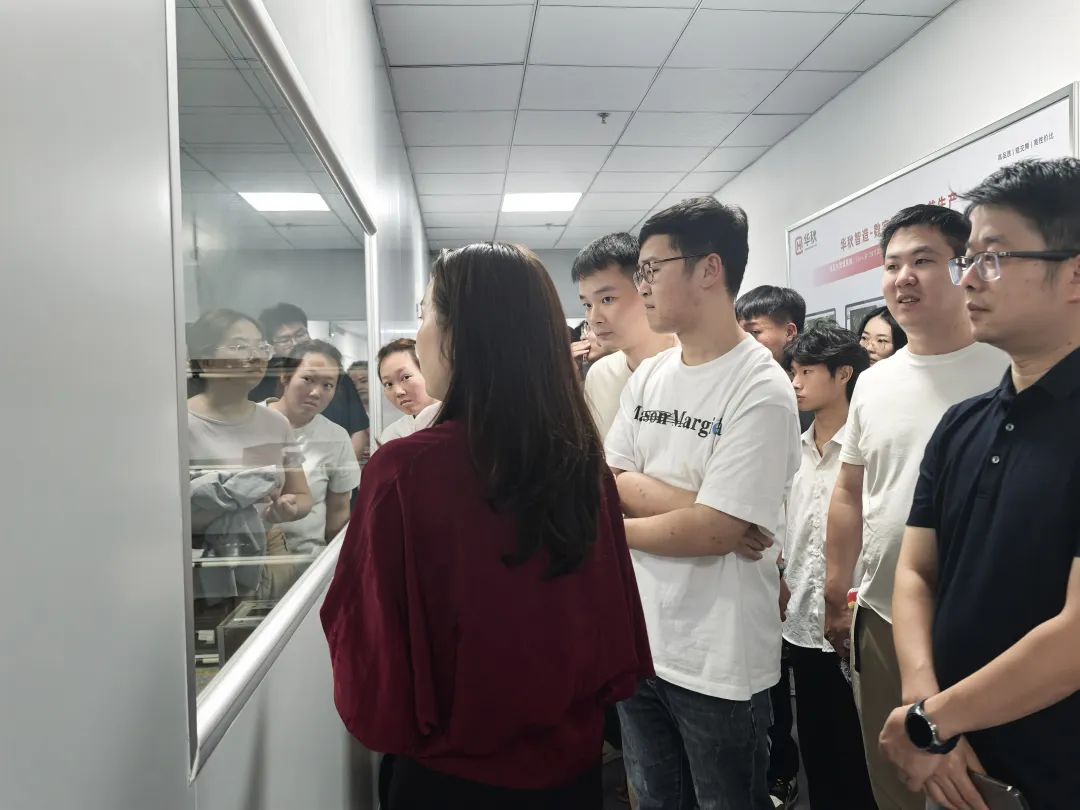 智造零距离 百名学员探秘SMT智造，凡亿教育走进华秋电子长沙望城工厂